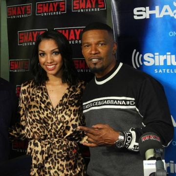 The sweashirt Dolce&Gabbana by Jamie Foxx on the account that instagram's Sway Calloway