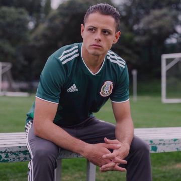 La camiseta oficial de Adidas del Equipo México para el Mundial 2018 usada por Javier Hernández Chicharito en Instagram