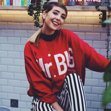 Los pantalones a rayas blancas y negras de Zoella (Zoe Sugg) en su cuenta de Instagram