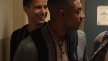 Gris Jersey blouson porté par Marcus Cole (Steven Silver) comme on le voit dans les 13 raisons pour lesquelles S02E04