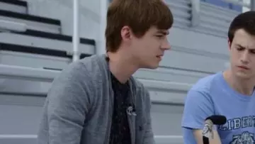 Ecouteurs bose vu sur Alex Standall (Miles Heizer) dans 13 reasons why S02E05