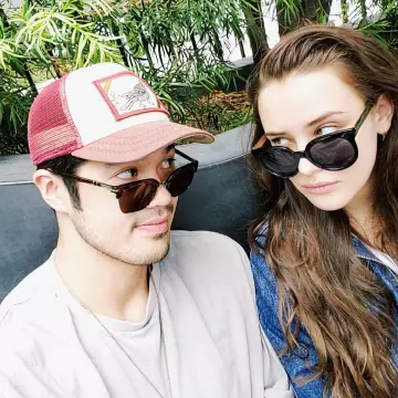 Gorra goorin bros de Ross Butler en su cuenta de Instagram