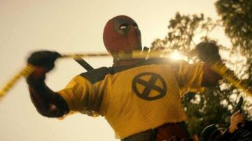 Camiseta amarilla de entrenamiento de X-Men de Deadpool/Wade Wilson (Ryan Reynolds) en Deadpool 2