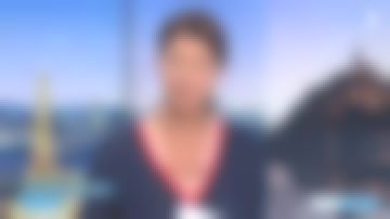 El jersey azul cuello en V de Carole Gaessler en Le 19/20 del 16/05/2018