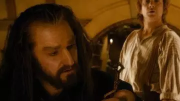 La clef pour Erebor de Tho­rin Écu-de-Chêne (Ri­chard Ar­mi­tage) dans Le Hob­bit : Un voyage inattendu