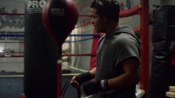 Hooded Tanktop in Grey worn by Tony Padilla (Christian Navarro) as seen in 13 Reasons Why S02E03