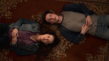 De la mosaïque du haut porté par Hannah Baker (Katherine Langford) dans les 13 Raisons pour lesquelles S02E07