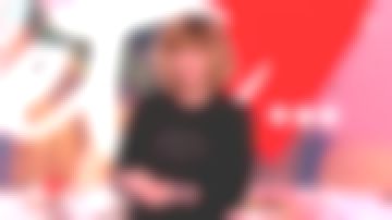 La sudadera negra con boca bordada por Daphné Burki en Je t'aime etc del 24/05/2018