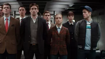 Polo a rayas usado por Eggsy (Taron Egerton) como se ve en Kingsman: The Service Secret