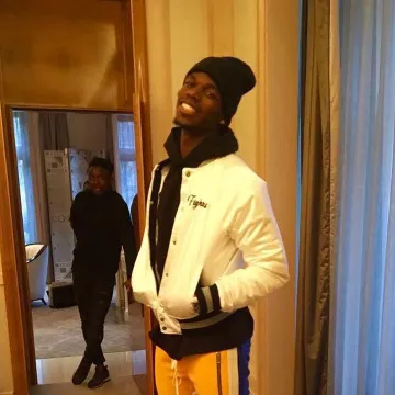 Le Bomber Blanc "Fighters" de Paul Pogba sur son compte instagram