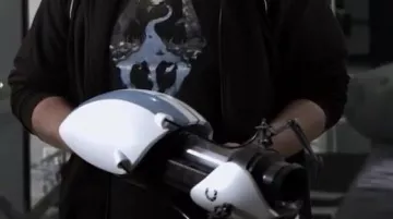 El portal Gun en el video de YouTube Canciones francesas: el momento en que metió la pata (reseña) de LinksTheSun