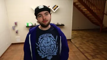 La camiseta de las Tortugas Ninja "Mutant & Proud" usada en el video de Linksthesun "No, pero viste lo que estás escuchando - Jul"
