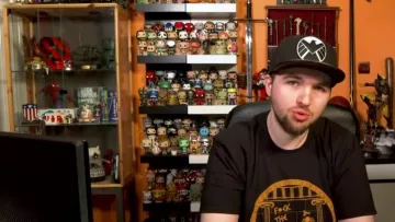 the figurine Funko Pop Disgust in the YouTube video Polisse (poliss) - 50/50 (critical) LinksTheSun