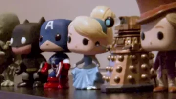 La figurine Funko Pop Cendrillon dans la vidéo YouTube Chansons françaises : le moment où ça a merdé (critique) de LinksTheSun