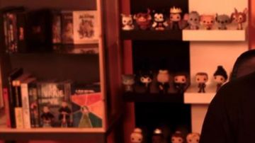 La figurine Funko POP Maleficient dans la vidéo YouTube Les Nouvelles Aventures d'Aladin - 50/50 de LinksTheSun