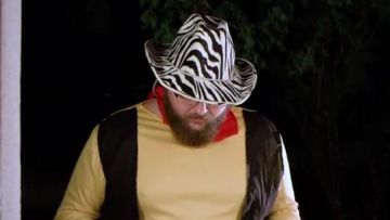 El sombrero Cowboy Zebra en el video de YouTube Le Point - Octubre 2017 de LinksTheSun