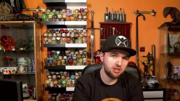 La figura funko pop Chewbacca en el video de YouTube Polisse - 50/50 (revisión) de LinksTheSun