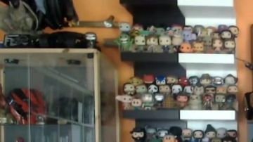 La figura de Funko Pop Freddy Krueger (Claws of the Night) en LinksTheSun video de YouTube ama el dinero de TMTC