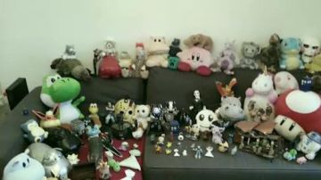 The plush Yoshi Green in the YouTube video Point Culture : theories of fan film Part 1 of LinksTheSun