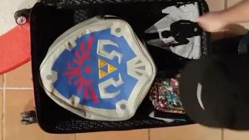 The backpack 'The Legend of Zelda' Skyward Sword Shield in the YouTube video Vlog - LinksTheSun to Geek Faëries 2017