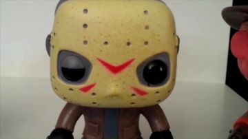 La figurine FunKo Pop Jason Voorhees dans la vidéo YouTube Point Culture : Les théories de fan au cinéma (2ème partie) de LinksTheSun