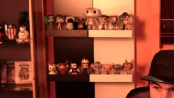 La figura de Funko Pop Joie en el video de YouTube The New Adventures of Aladdin - 50/50 (revisión) de LinksTheSun