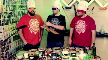 La figura funko pop hera syndula en el video de YouTube ¡Cocinamos una pizza de tortuga ninja! por LinksTheSun