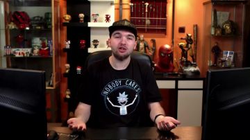 La figurine Funko Pop Carnage dans la vidéo YouTube Chansons françaises : le moment où ça a merdé (critique) de LinksTheSun