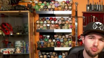¡La estatuilla funko POP! Poison Ivy (Batman) en el video de YouTube de LinksTheSun's Polisse - 50/50