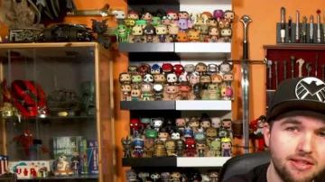 ¡La estatuilla funko POP! Ghostface en el video de YouTube Polisse - 50/50 de LinksTheSun