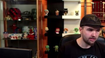 El Funko Pop Goku (DBZ) figura en el video de YouTube Canciones francesas: el momento en que metió la pata de LinksTheSun
