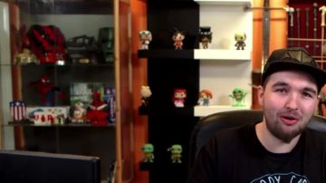 El Funko Pop Doc (Regreso al futuro) figura en el video de YouTube Canciones francesas: el momento en que metió la pata de LinksTheSun