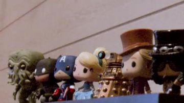 La figura de La Cenicienta Funko Pop en el video de YouTube Canciones francesas: el momento en que metió la pata de LinksTheSun