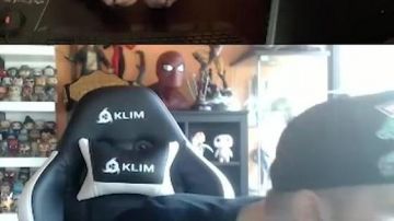 El busto de Spiderman en el video de LinksTheSun "50/50 on Polisse"