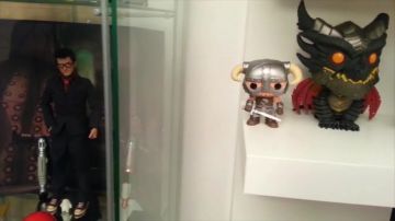 The figurine Funko Pop! game Dovahkiin the Elder Scrolls V : Skyrim view in the video of LinksTheSun Point Culture : theories of fan to the movie