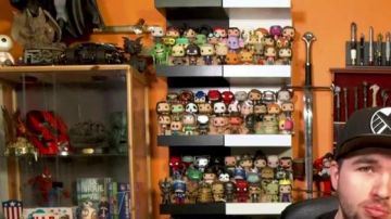 La figura de Funko Pop The Efélant - Winnie the Pooh en el video de YouTube Polisse - 50/50 (reseña) de LinksTheSun