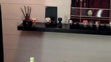 La figurine Funko Pop Dobby dans la vidéo YouTube On cuisine de la Bièraubeurre de Harry Potter de LinksTheSun