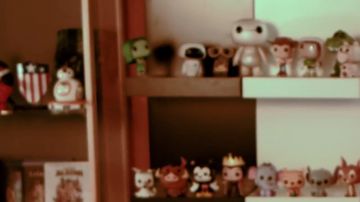 El Funko Pop Vaulted Disgust (Pixar, Inside Out) figura de LinksTheSun en su video The Avengers of the Show!