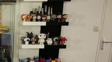 La estatuilla Funko Pop Fluttershy de LinksTheSun visto en su video Toujours Debout Renaud