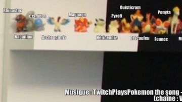 La figura de Pokémon Rhinastoc (Bandai) de Linksthesun vista en su video "No pero viste lo que escuchas 09 - Blooper"