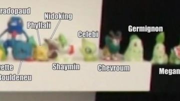 Figura de Pokémon Celebi (Bandai) vista en No pero viste lo que estás escuchando 09 - Blooper (Linksthesun)