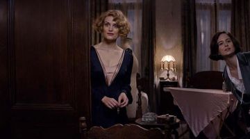 The blue dress and low-cut Queenie Goldstein (Alison Sudol) in fantastic animals