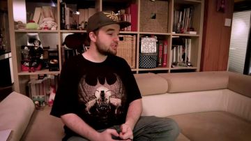 La casquette Triforce portée Linksthesun dans la vidéo Point de Mars 2018