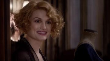 The pyjama blue Porpentina Goldstein (Katherine Waterston) in fantastic animals