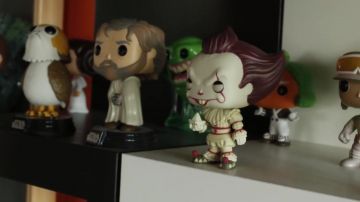 La figurine Funko Pop Ca (It) de LinksTheSun vue dans sa vidéo youtube "Les Vengeurs du Salon !"