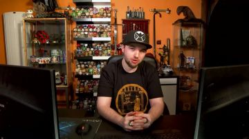 La figurine Funko Pop! Simba dans la vidéo YouTube Polisse - 50/50 de LinksTheSun