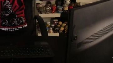 La figurine Funko Pop! BB8 (Star Wars) de Linksthesun dans sa video youtube "Jul - Wesh alors"