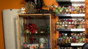 La figurine Funko Pop! Superman DC Comics dans la vidéo YouTube Polisse - 50/50 (critique) de LinksTheSun