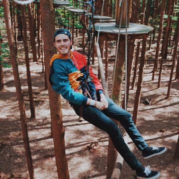 Les sneakers Vans noires et blanches de Alfie Deyes sur son compte Instagram