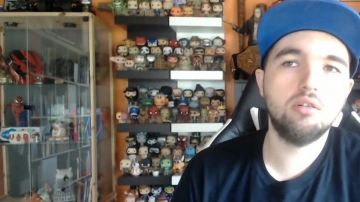 La máscara de Kane en el video de YouTube LinksTheSun ama el dinero de TMTC